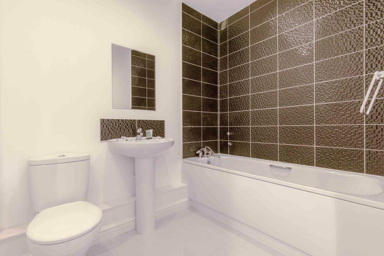 The Penthouse @ Waterside Grange Apartment Слау Екстериор снимка